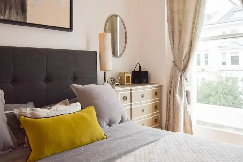 Bright 1 Bedroom Belsize Park Flat