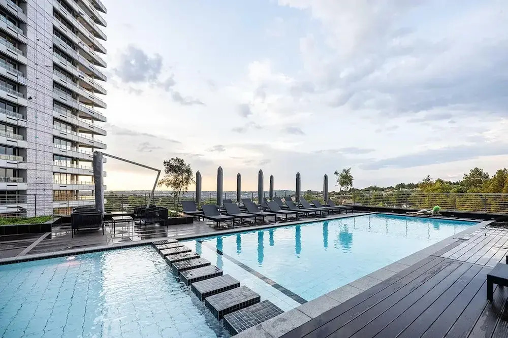 Luxury Apartment Sandton / no Loadshedding / Dstv