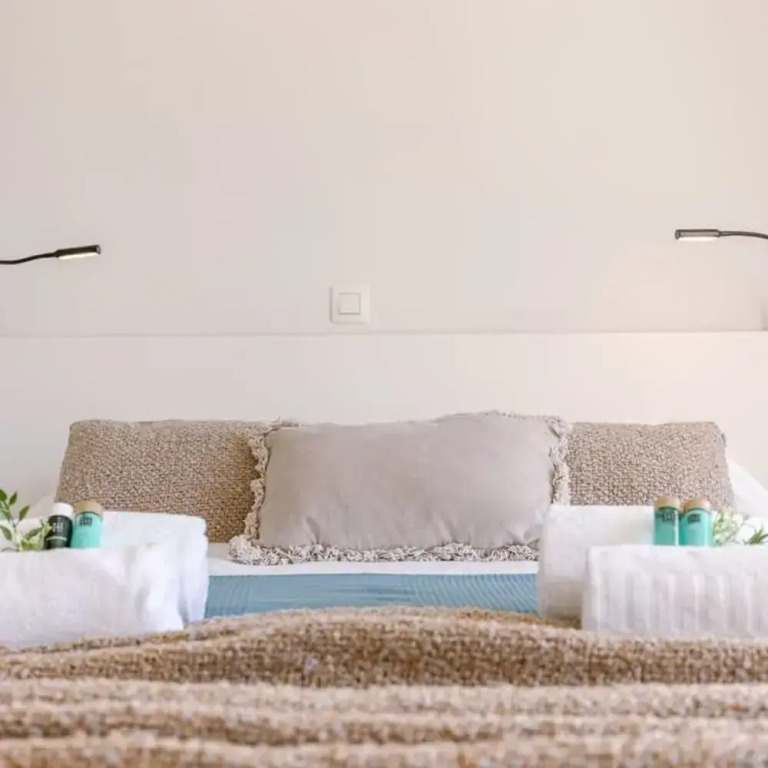 Lovely Apartment With Lateral sea View and Parking