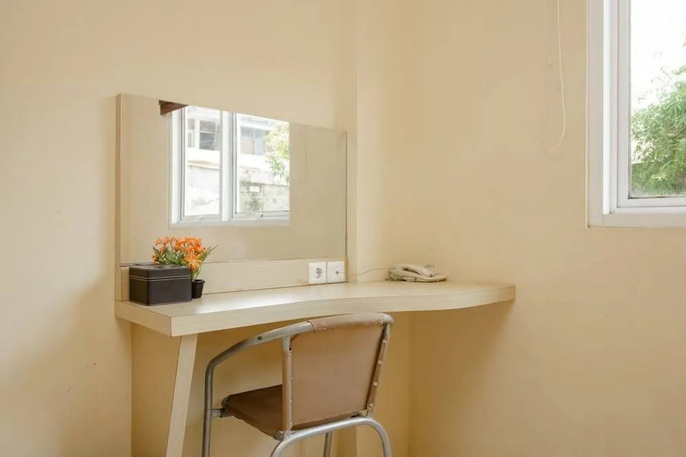 RedDoorz Plus near Sangkareang Park