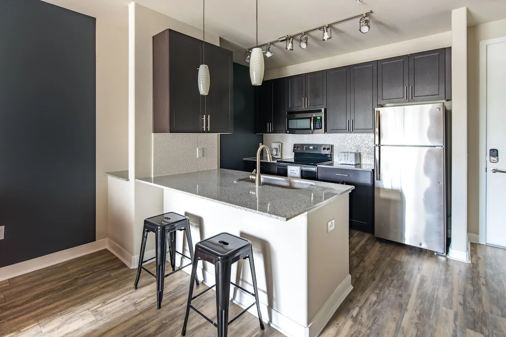 WanderJaunt - Luxe Tempe Apartments