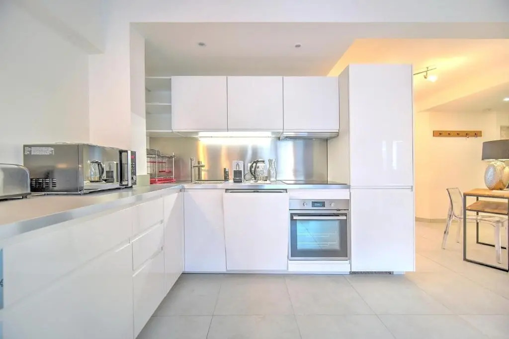 Cannes premium 3 BR 2 bath fully renovated heart of town by Olam Properties