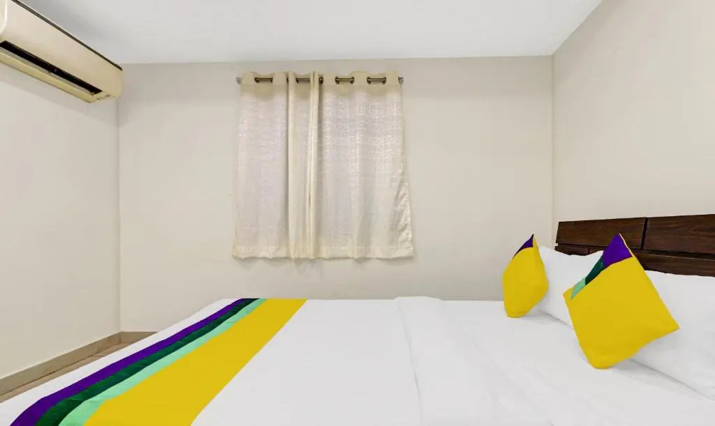 Itsy Hotels Aura Stays