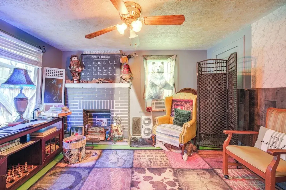 7 Mi to Cuyahoga Valley NP: Walkable Apt!