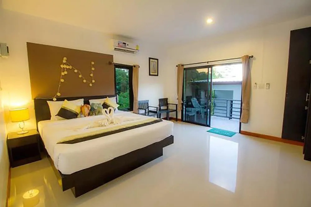 Naiharn Retreat Resort