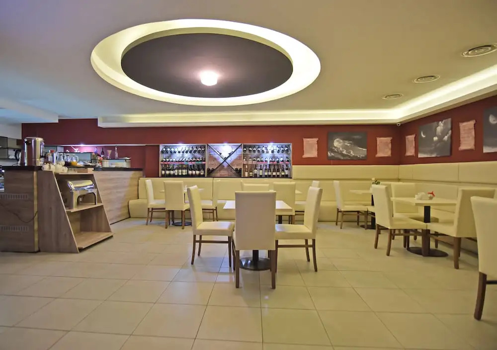 Отель Grand Hotel Luna
