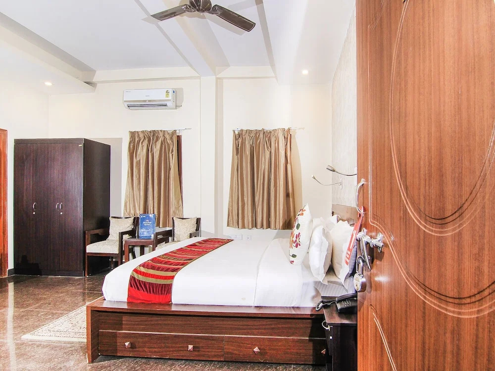 OYO 14890 Siddharth Villa