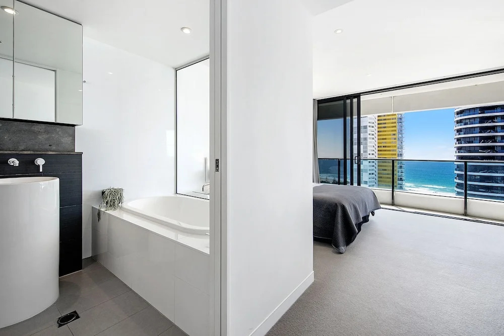Oracle Sleek & Stylish 2 Bedroom Ocean View