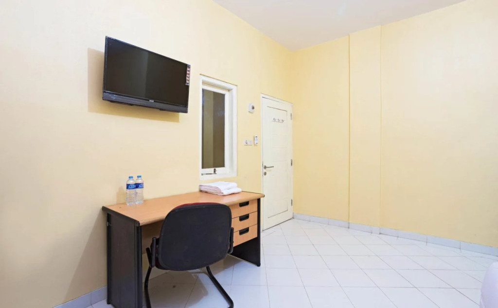 RedDoorz near Halim Perdanakusuma 3