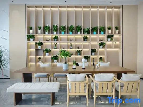 Urban Garden Hotel（Golmu Kunlun Square Store）