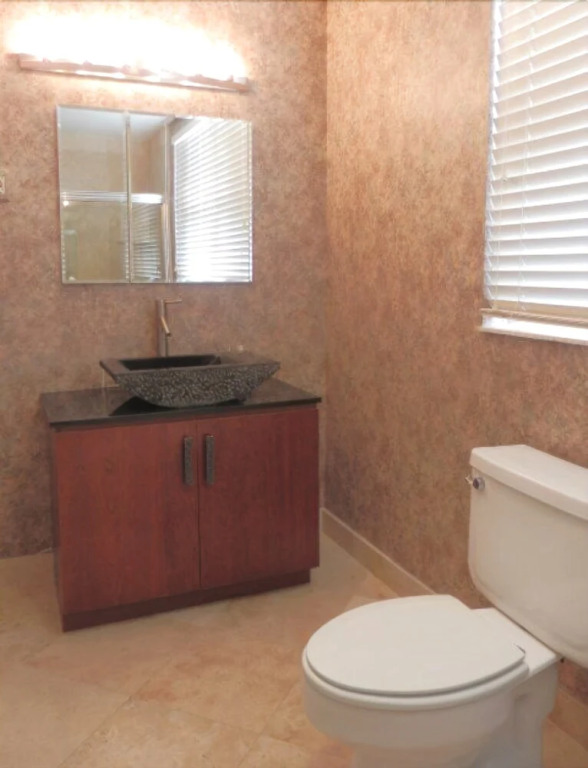 Windwood Beachside 303 on Hollywood Beach 3/2 for 8 Pool