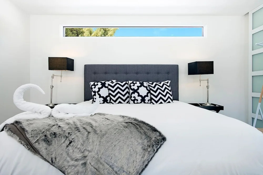 Luxury 5 Bedroom House with Private Pool in the heart of Surfers Paradise