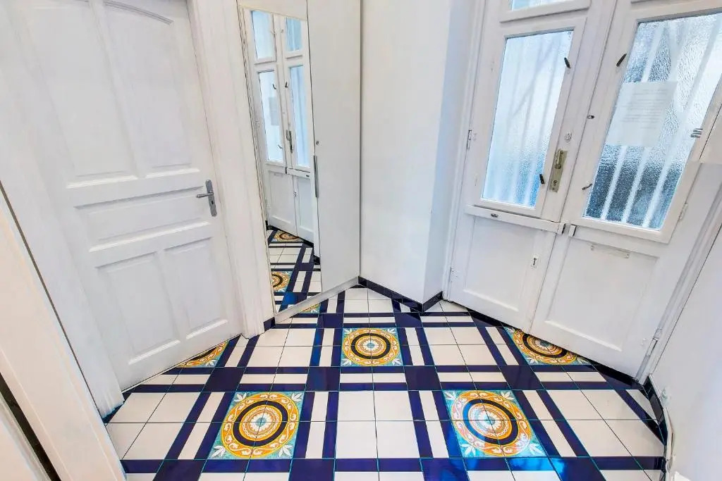 Royale Apartment