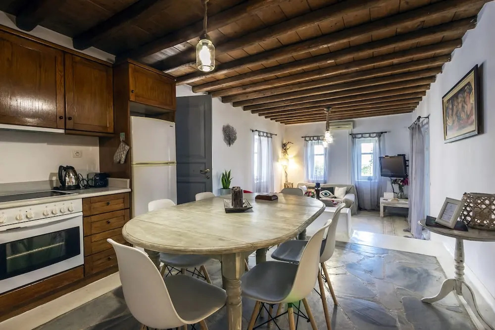 Ornos Apartments