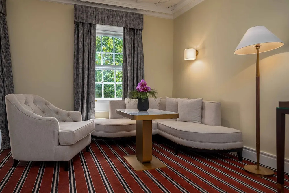 The Red Lion Hotel