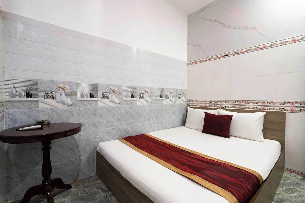 Collection O District 12 - Mau Tim Hotel
