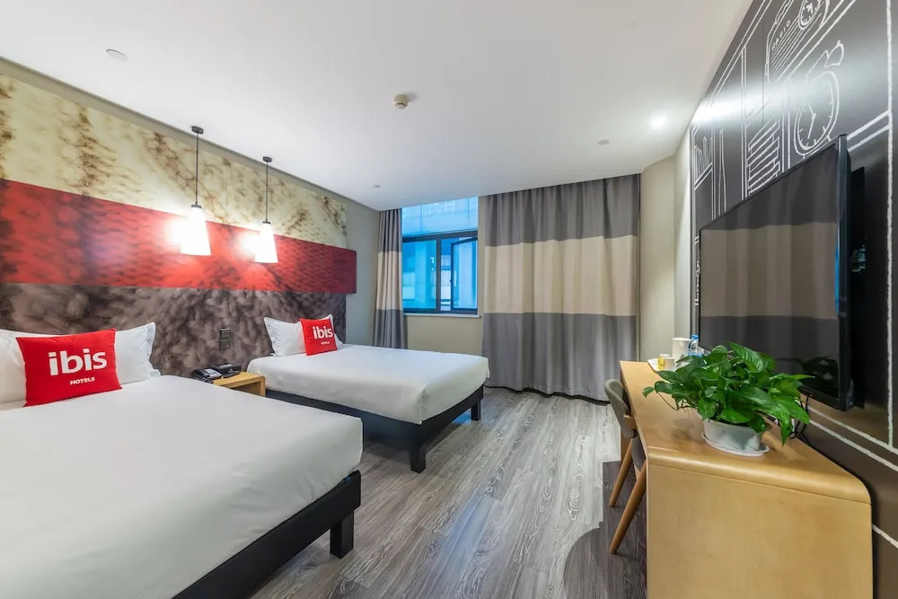Homey Hotel