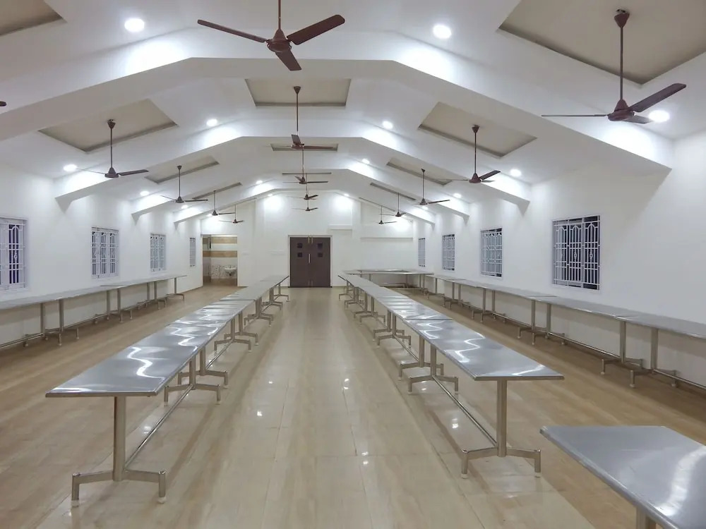 Hotel Aadhi