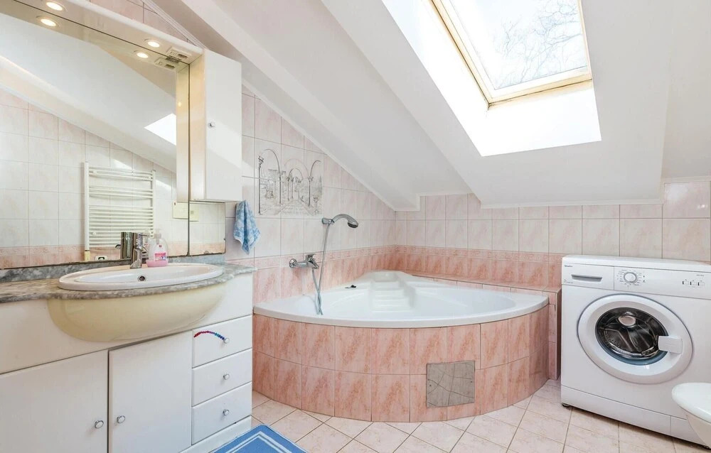 Pet Friendly Home In Spincici