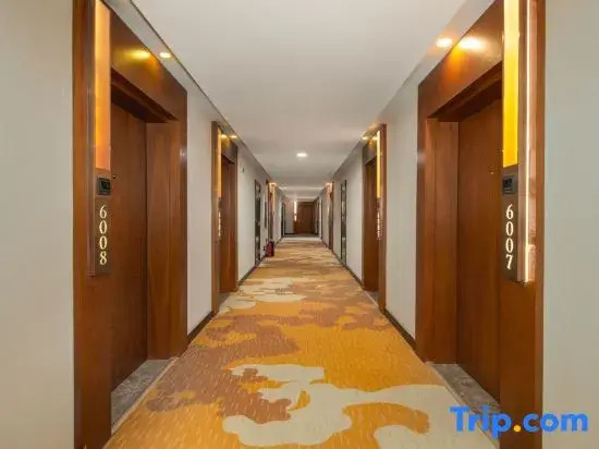 Jun He International Hotel