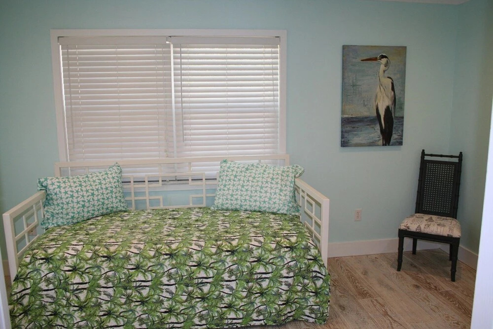 Hibiscus Hideaway - Beautiful 2 Bedroom Home- Private Pool