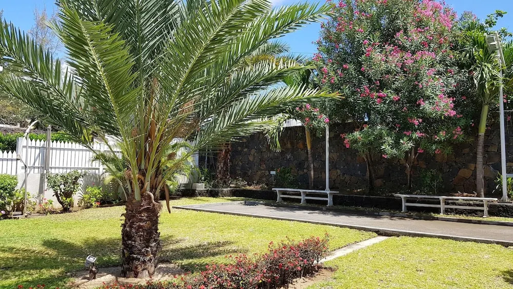Blue Ocean Suites & Apartments
