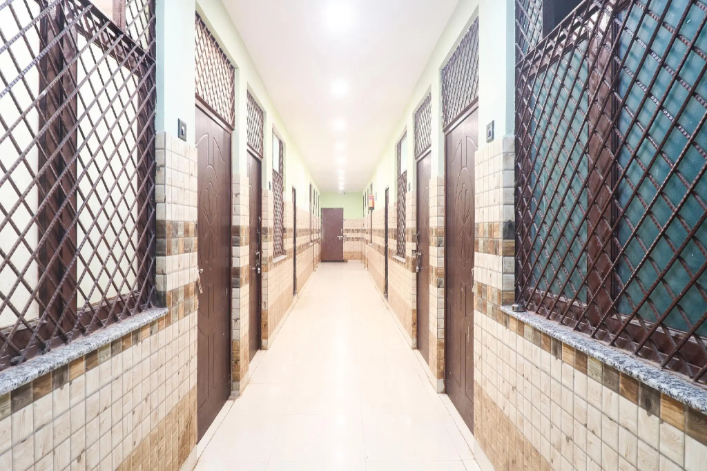 OYO Flagship 78167 Hotel Royal Castle