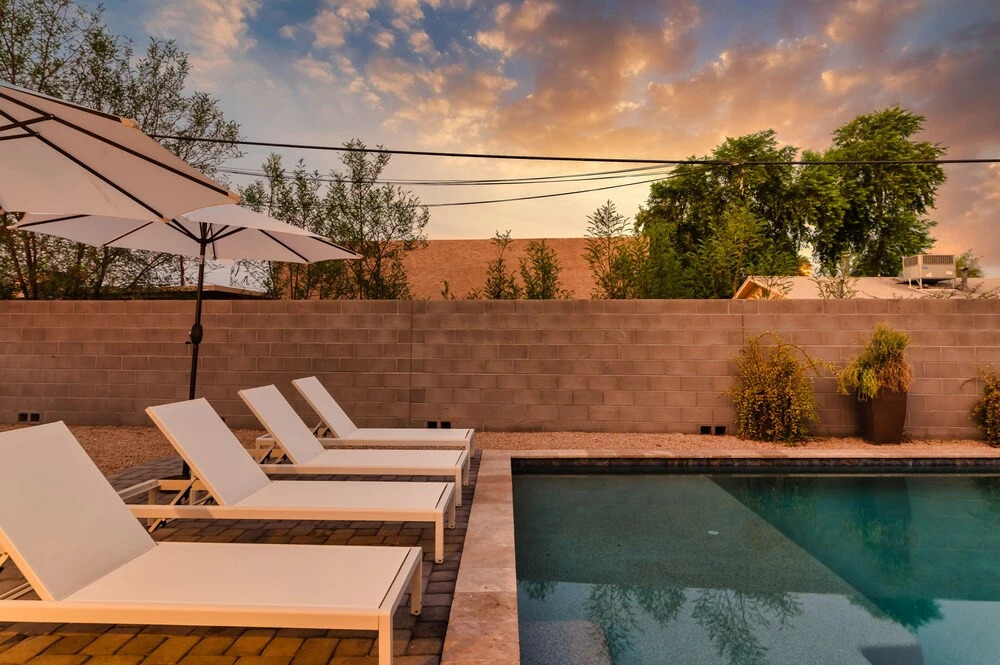 Cobalt - Modern Getaway w Pool - Close To Old Town