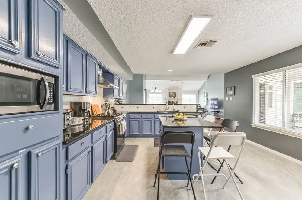 Texas Charm in Houston Westchase, 2 King Bds, Extended Stays, Pet, Chinatown