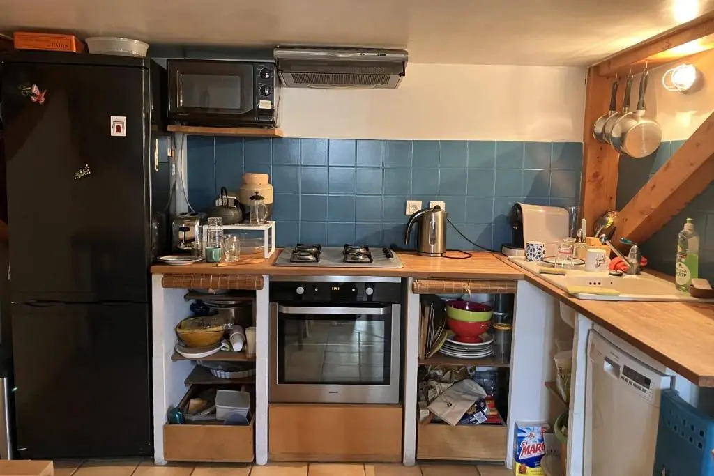 Superb 90m With Wifi Located In Avignon!