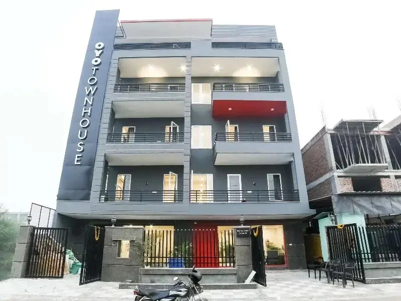 OYO Townhouse 203, Sector 57