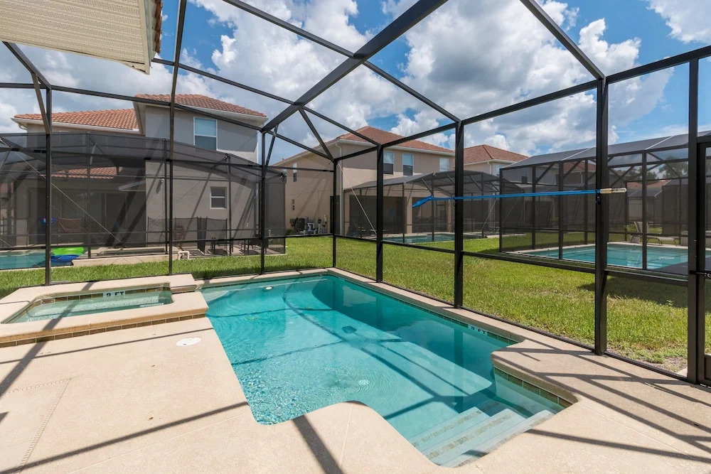 Paradise Palms - 2957 Beach Palm Avenue