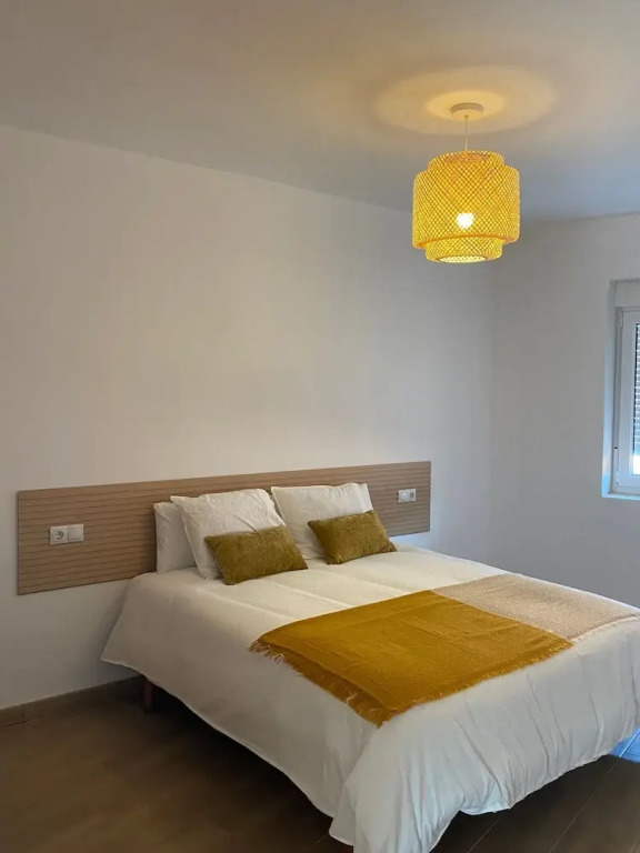 Relax in Comfort at Charming 3-bedroom Vacation Home in Vilar España Carnota