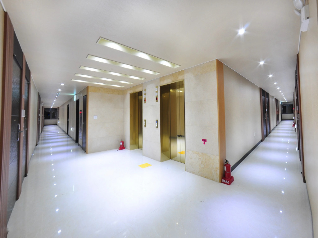 Black Sands Hotel