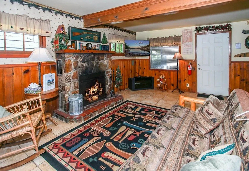 Eagle's Den