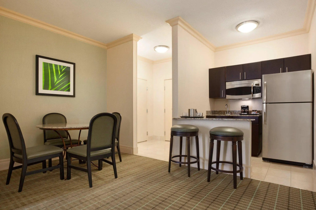 DoubleTree by Hilton Hotel Dallas - Love Field