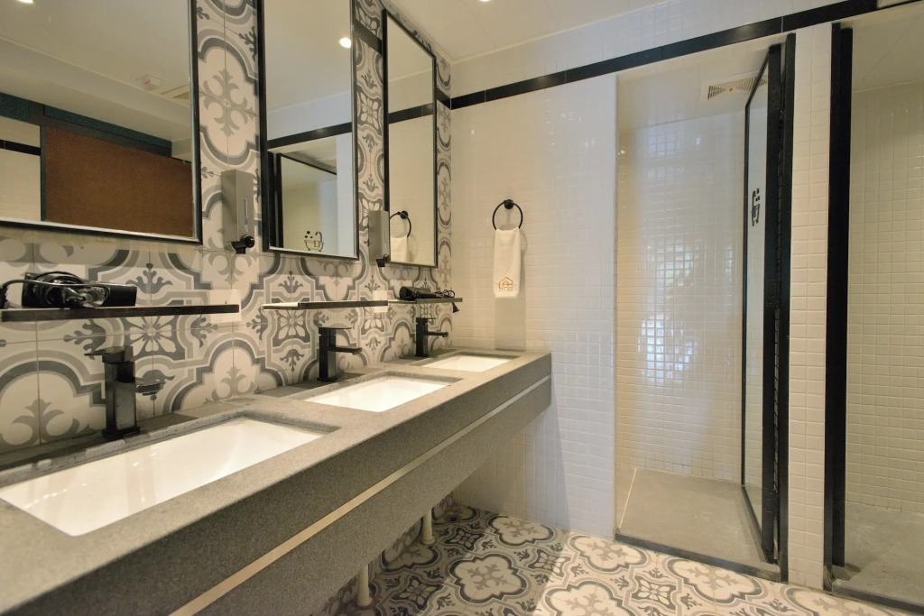 Atlas Hostel & Backpackers