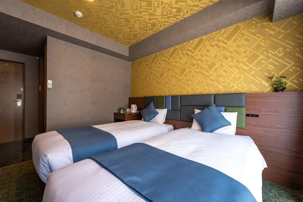 Naha Crystal Hotel