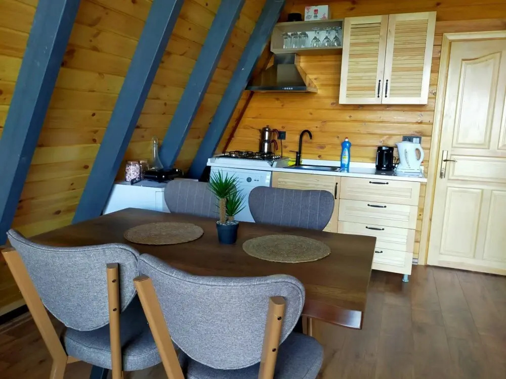 Bungalow with Private Pool and Backyard in Sapanca