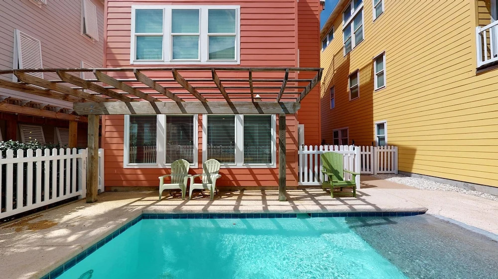 Neptune's 4 Bedroom Townhouse