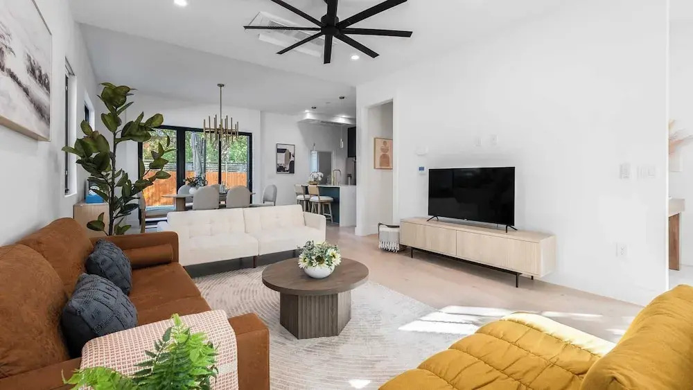 Stylish Home With Firepit & Balcony Steps From Austins Best Near Rainey St, Lady Bird Lake & Downtown The Ashlee by Avantstay