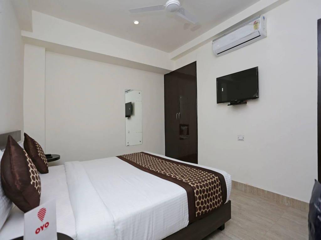 OYO 12171 Hotel Sky View