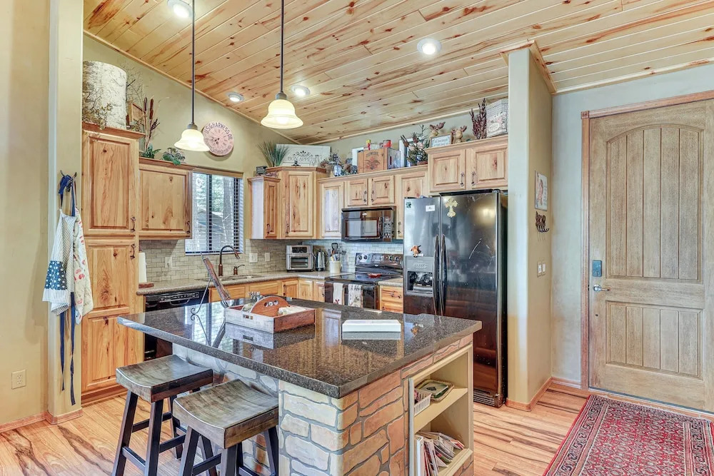 Rustic Retreat w/ Spacious Deck in Show Low!