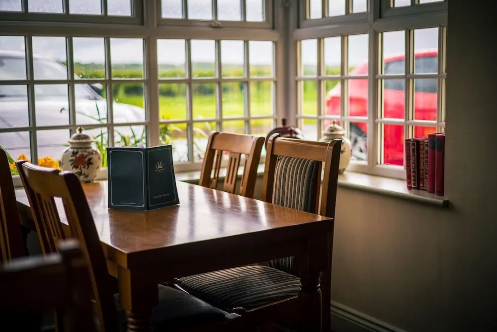 Three Horseshoes Inn