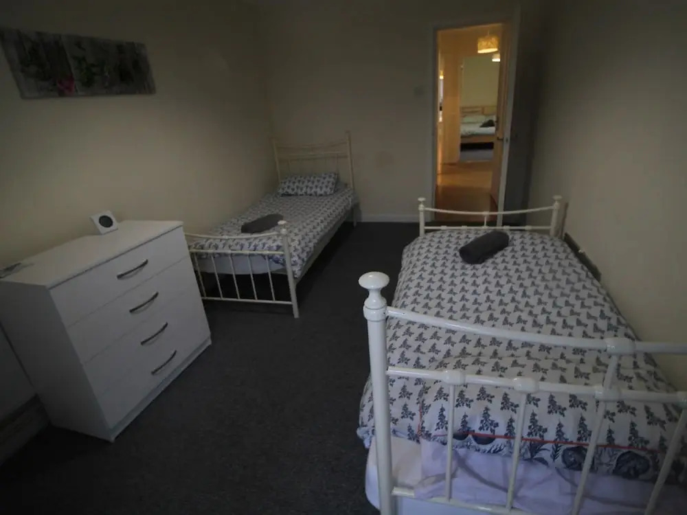 Tywn 2 Bed Apartment by Cardiff Holiday Homes