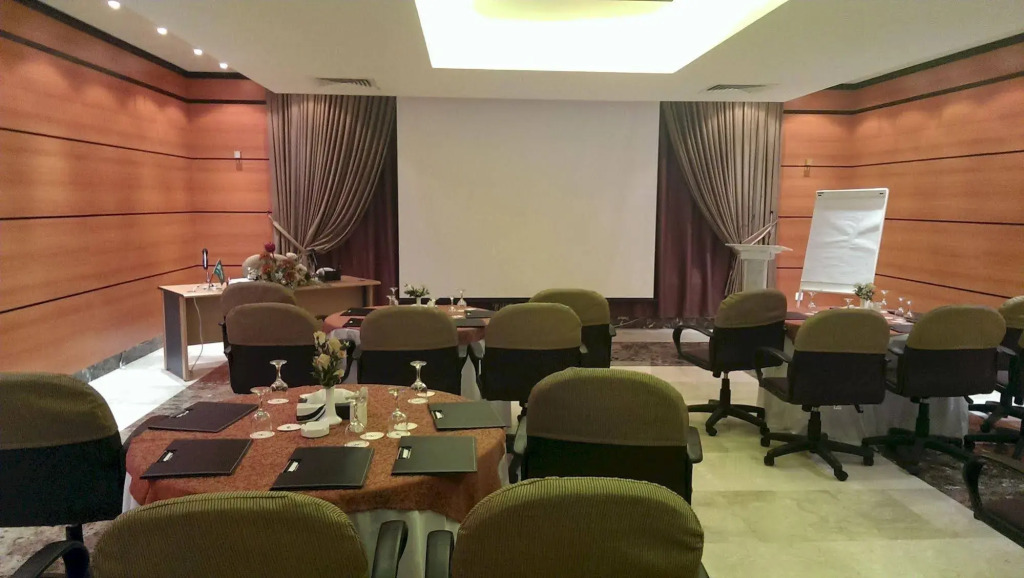 Avail Grand Hotel & Suites