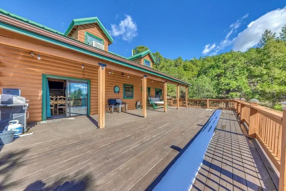 16 Mi to Ski Apache: Ruidoso Cabin Rental