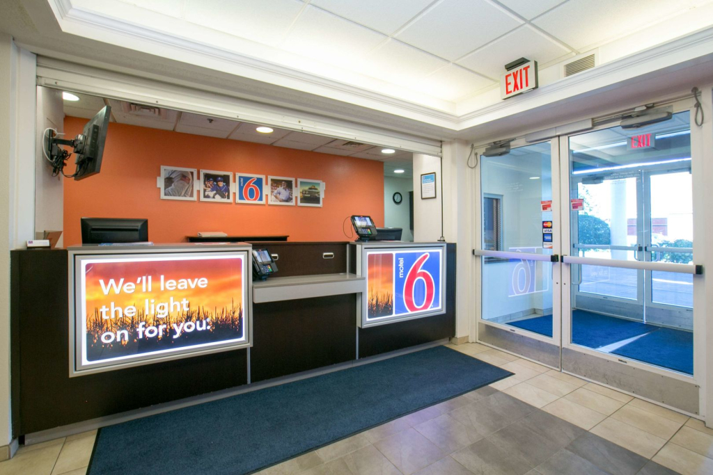 Motel 6-Brooklyn Center, MN - Minneapolis