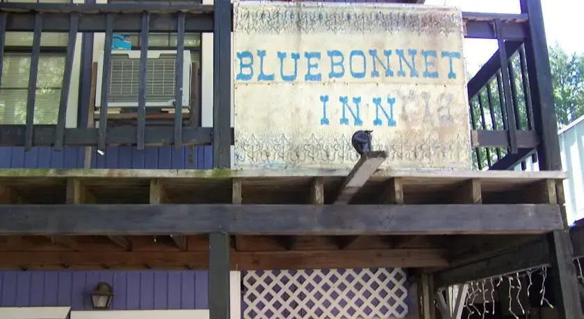 Blue Bonnet Inn