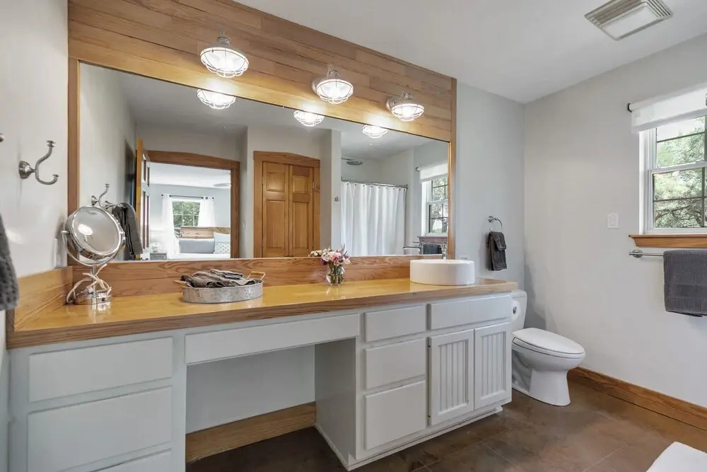 New! Gorgeous Home W/grill&views!